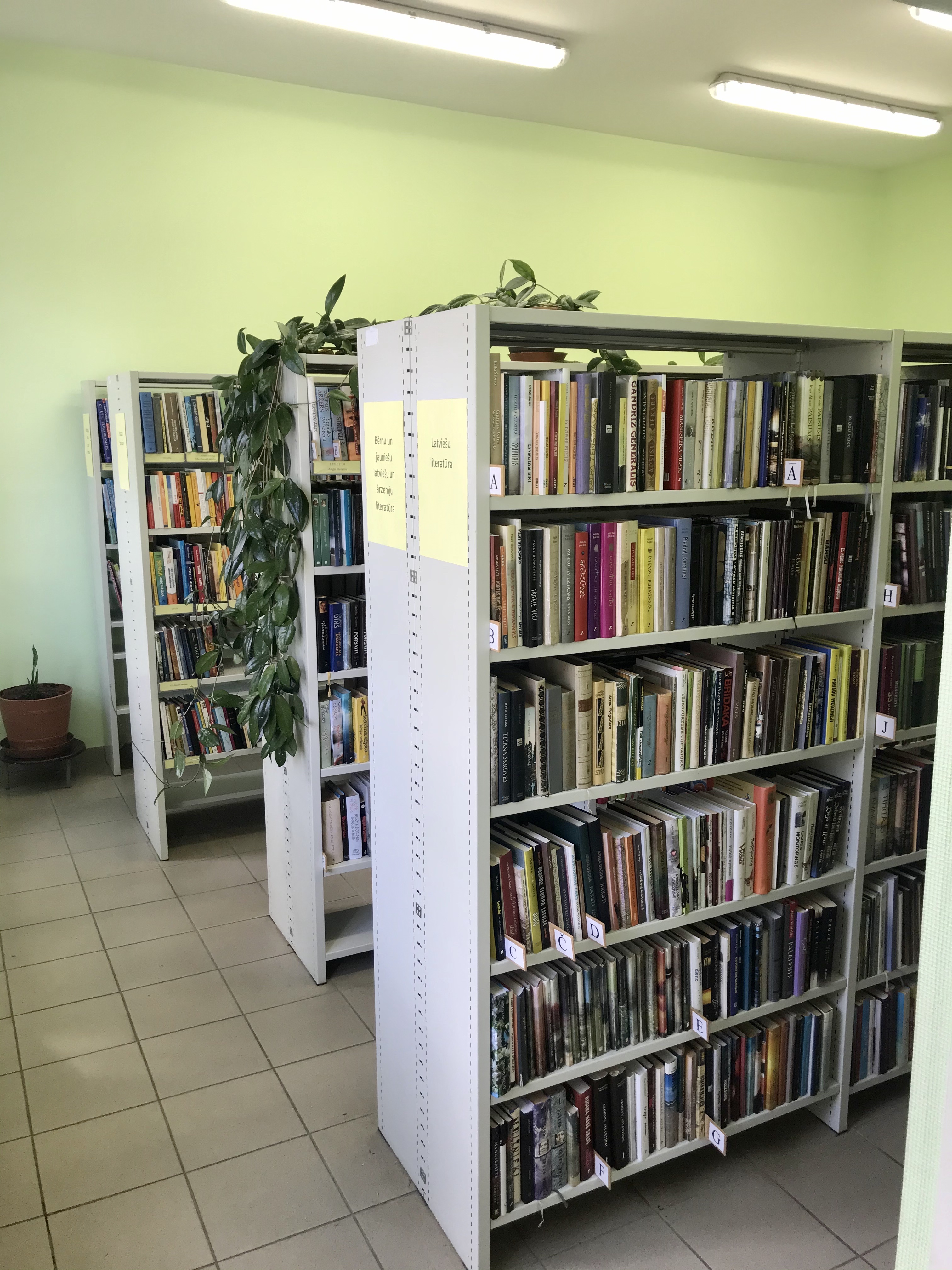 Kazdangas bibliotēka